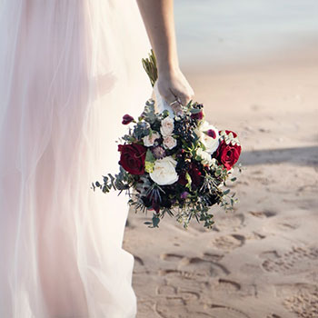 Photographe Mariage Rennes - Mariée avec son bouquet